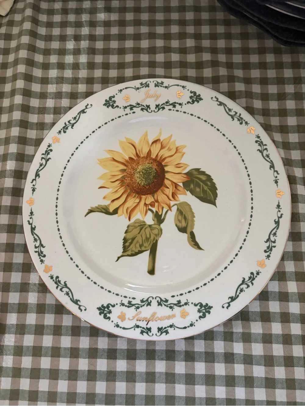 Sunflower Accent Dinner Plate - White and Yellow